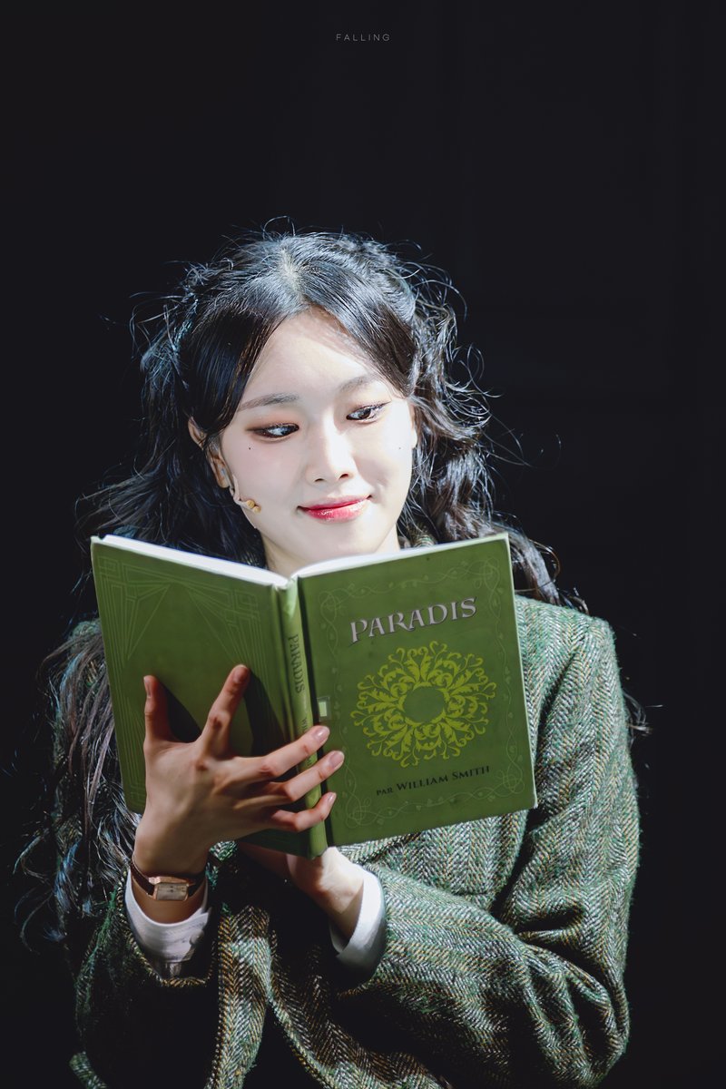 260422 낮 더 펜
스페셜 커튼콜 | 파리의 거리

제인 役 | #최수현 배우님

분명히 오늘보다 더 좋아질 거야