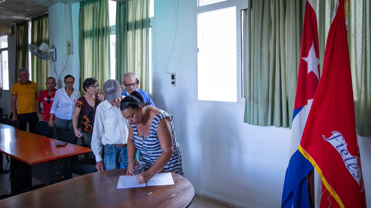 Concebida como un ejercicio de soberanía popular frente al bloqueo y la guerra híbrida, esta iniciativa demuestra que nuestro pueblo no se rinde y exige el derecho a vivir en paz. ¡Firmamos por dignidad! #MiFirmaPorLaPatria #MatancerosEnVictoria #CubaEstáFirme