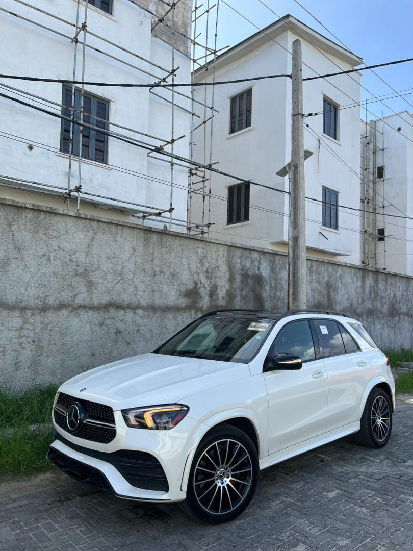 primeAutoDeals's tweet photo. 🇱🇷FOREIGN USED 2021 MERCEDES BENZ GLE450 Clean title  With 2 keys  White on black interior  Fullest option  360 degree camera  Panoramic view roof  HUD  REAR AC UNIT  Good deal  🏷️93M 📌  📍 LEKKI LAGOS https://t.co/qerF7qvPta