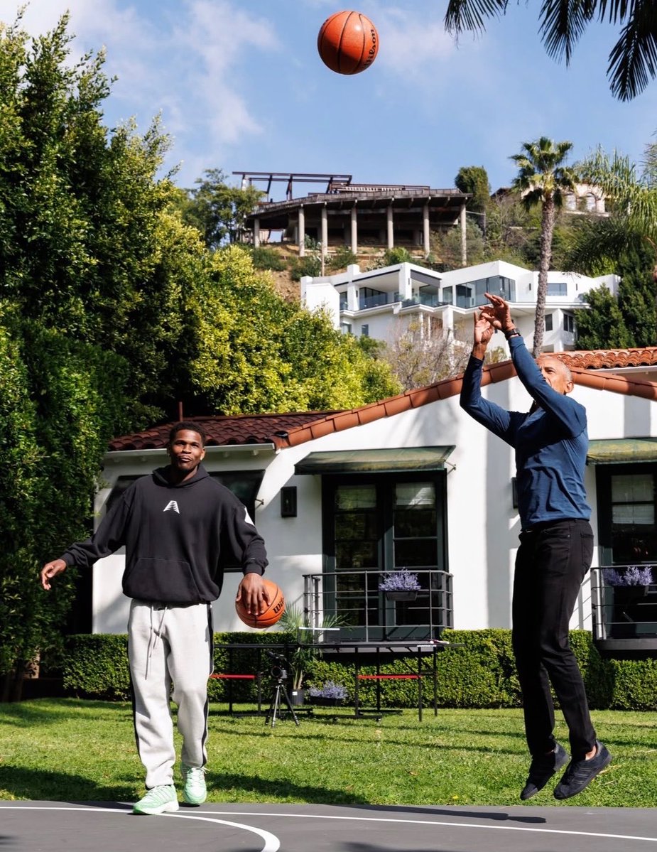 East’on tweet media