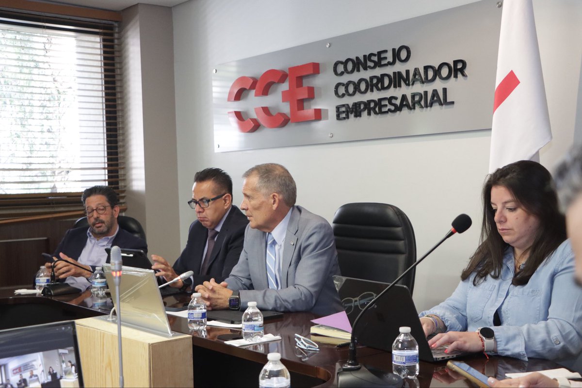 LorenzoRoel1's tweet photo. Celebramos sesión extraordinaria de la Comisión Laboral del Consejo Coordinador Empresarial, para dialogar sobre temas de interés para el sector productivo https://t.co/qpJVGMubjp