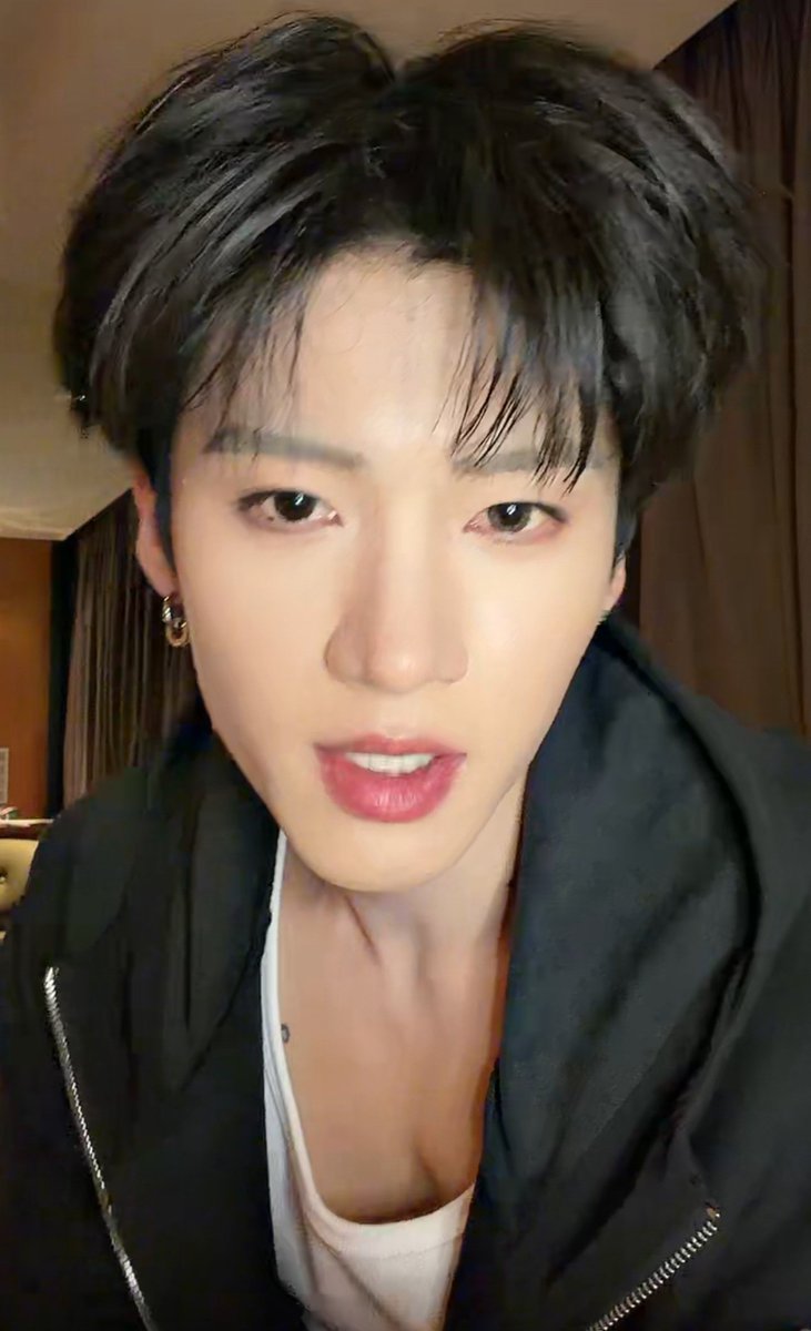 เบิ้บบูว ✨️✨️✨️

#闫桉 #เหยียนอัน #Yanan