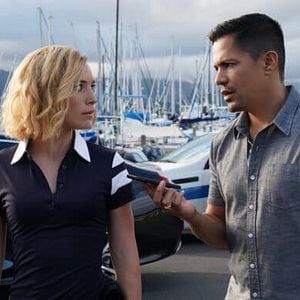 There are stories that leave a mark, and then there are those that remain forever etched in the hearts of fans. The story of Magnum P.I. is one of them… and at the center of it all, there is a sincere, powerful, and obvious love: that of Thomas Magnum and Juliette Higgins.