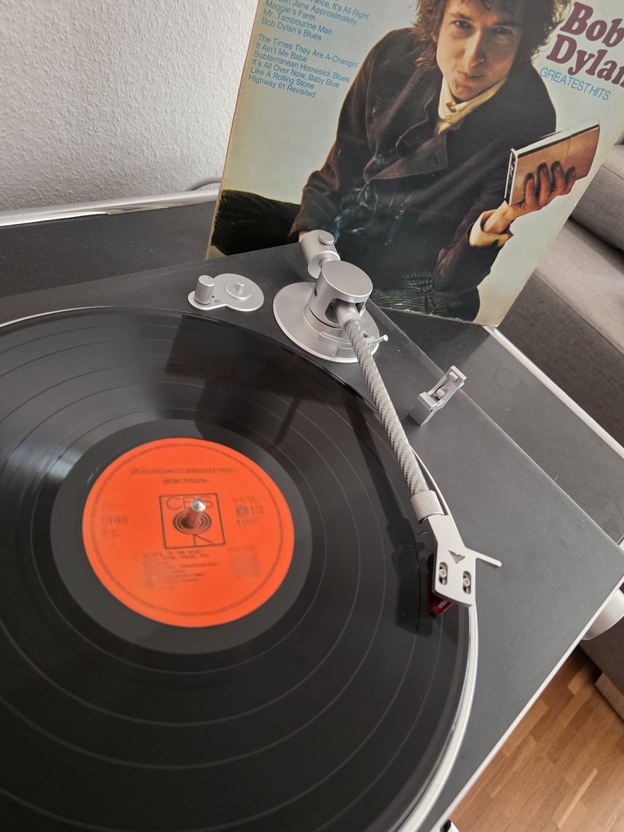 devilffm's tweet photo. Zum Wochenausklang dann mal gediegen #BobDylan https://t.co/i7SfyXAO5M