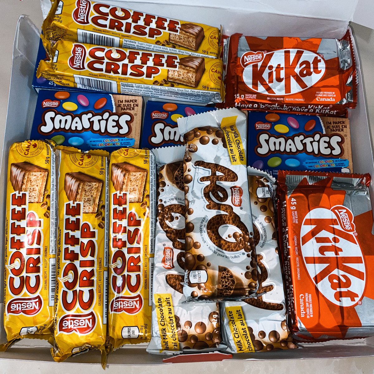 CALLMEJEZ's tweet image. Sending choco-love your way! 🍫💝 #chocolates #sweets #chocolatelover