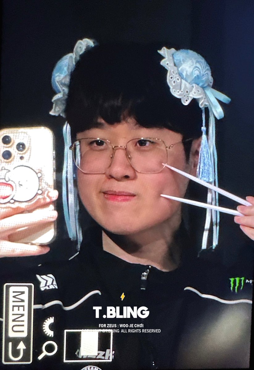 t_bling_zeus's tweet photo. 260424 🥢 
#제우스 #최우제 #ZEUS https://t.co/0LtJW2Y2Yj