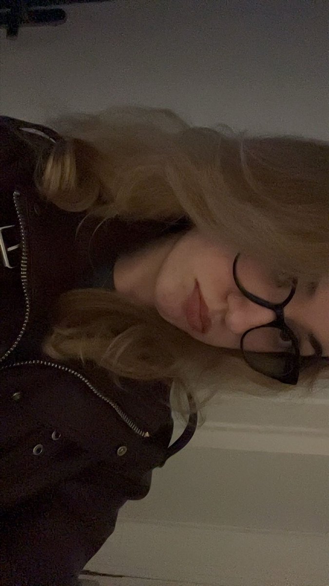 raainingstars's tweet image. your favorite nerds 🍓

#ssd #stayselcaday #straykids #hanjisung #stay #han