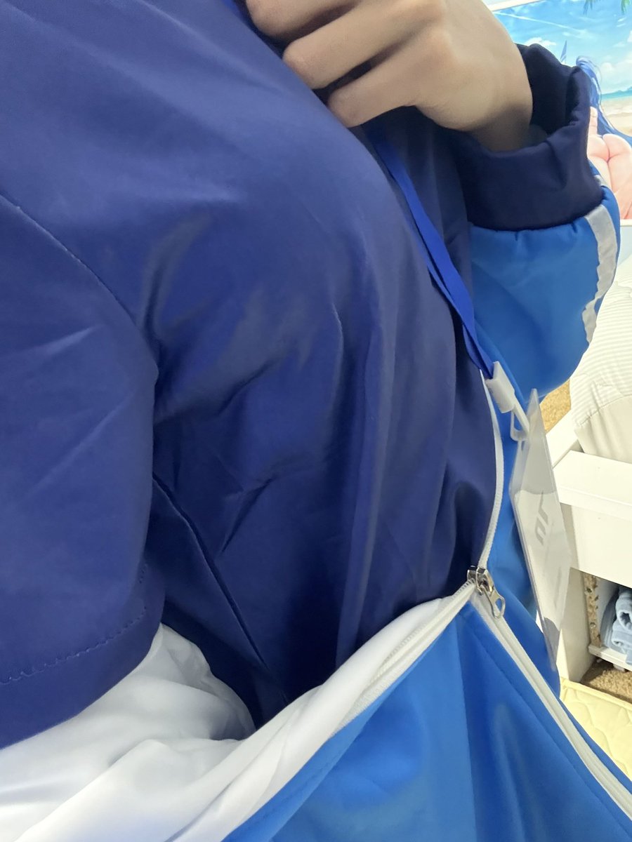 dallcos's tweet photo. Yes, I’m real + back but I’m still retired…

Only got this @ back because I saw other cosplayers have their account usernames stolen by impersonators after and used for scamming… 😔

Here is an old photo in case you don’t believe me (forgot if I posted this already) https://t.co/4S6JRyqFvI