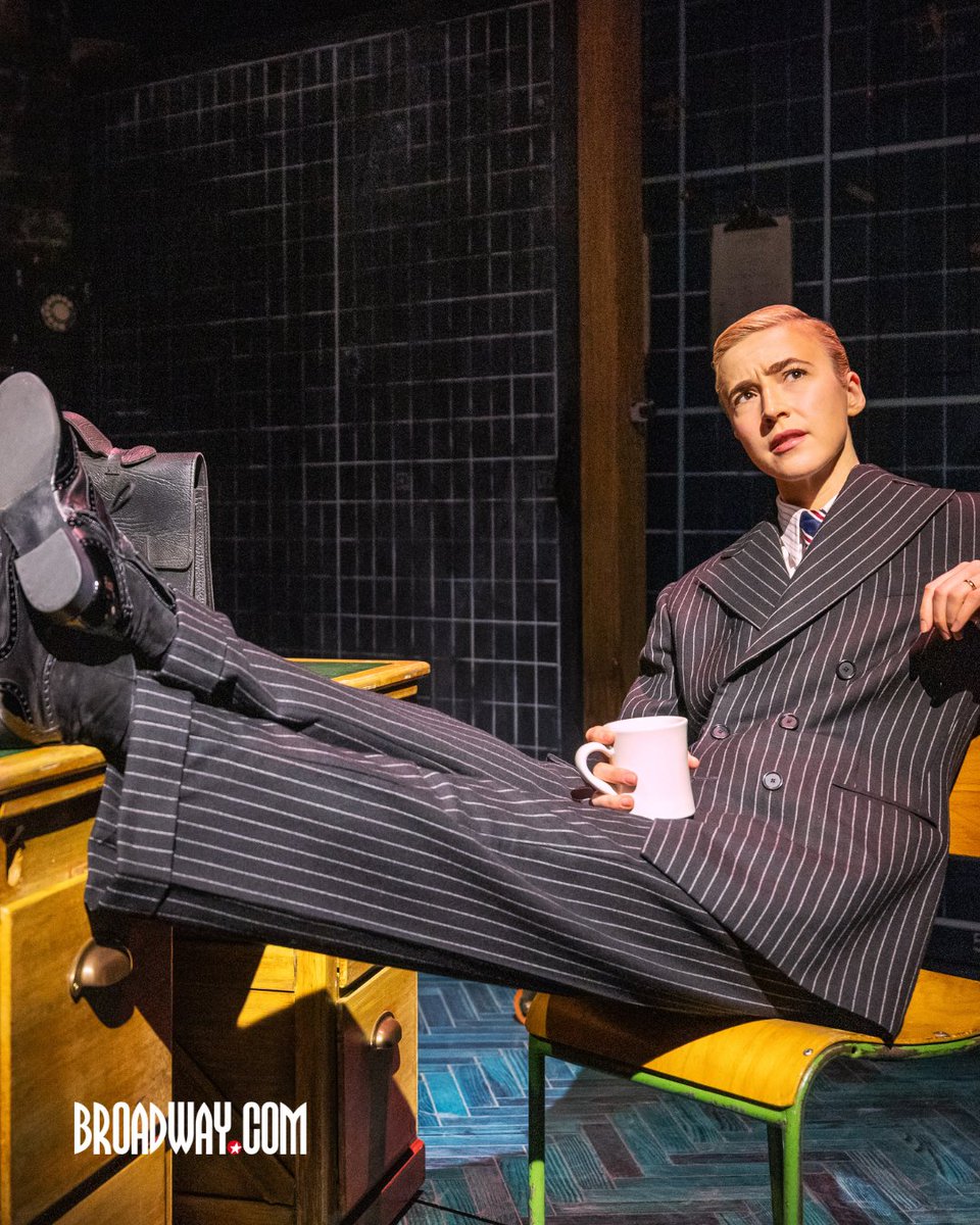 broadwaycom's tweet image. Dear OPERATION MINCEMEAT fans! Your next agents are here starring Broadway's Jeff Kready, Julia Knitel, Brandon Contreras, Jessi Kirtley and Amanda Jill Robinson.

See the next cast take over the Tony-nominated musical: bit.ly/3QqZkqq

📸: Matthew Murphy

#broadway