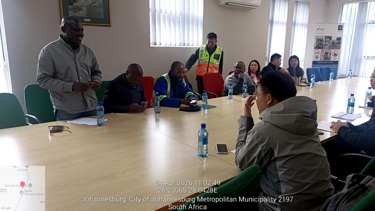 CleanerJoburg's tweet photo. Jozi! More from today - Pikitup hosted the Chinese delegation at it's Robinson landfill site to inform them about the city waste management approach @CityofJoburgZA @JackSekwaila #WarOnWaste #LearnAndShare ♻️🌍💚🚛 https://t.co/s6GUyod3jX