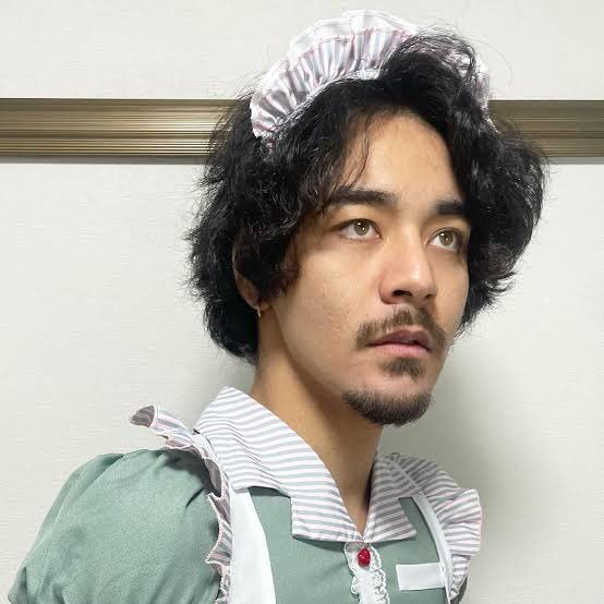 p_ina__'s tweet photo. 金曜ローでプラダを着た悪魔見てたけどら彼氏役のネイトがフロム重力のマッティにしか見えなくて話入ってこなかった https://t.co/sOQ90ApyJw