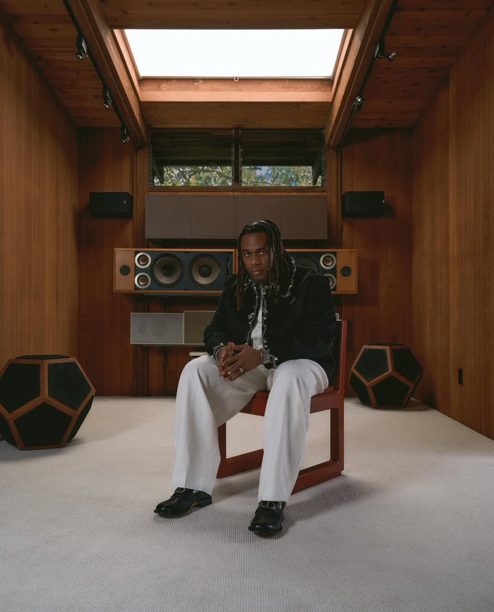 𝐡𝐨𝐯𝐢𝐞 tweet media