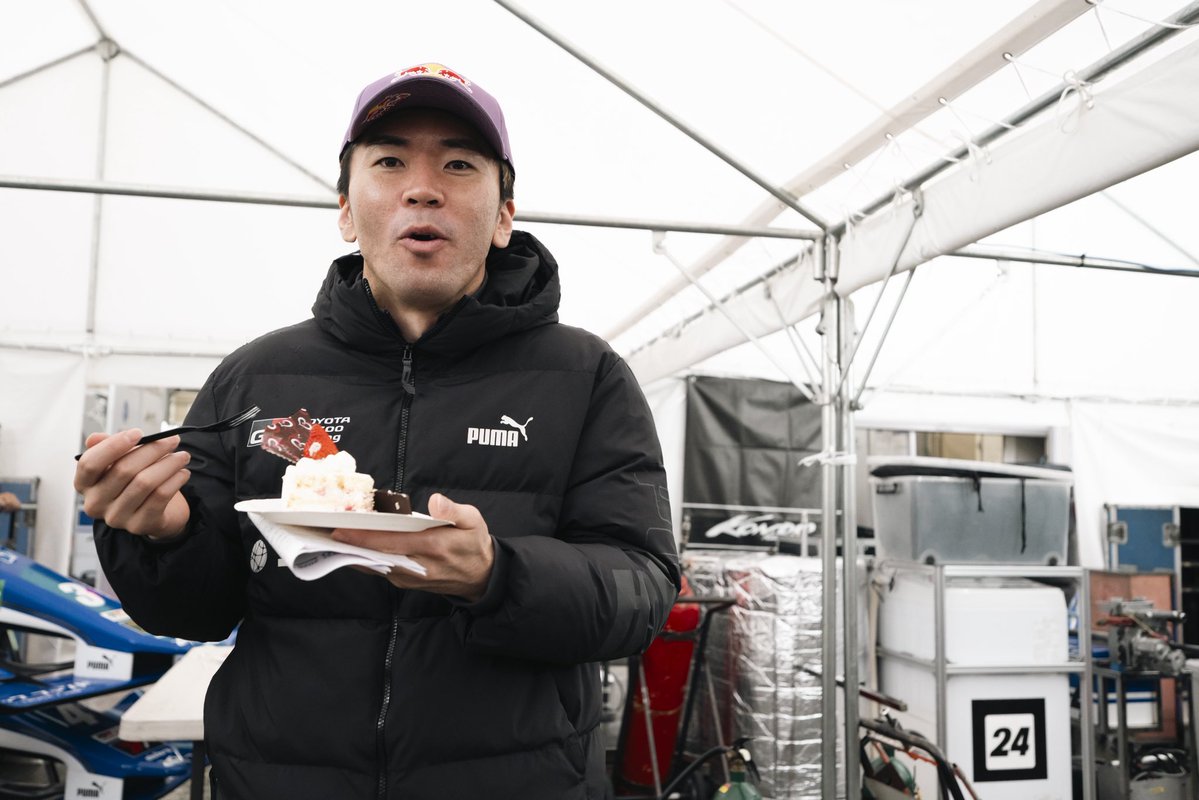 30歳になりました🎂

父の教えである、誕生日は産んでくれた人に感謝をするということで、まずは母に感謝を伝えたいです。

健康な身体で大好きなレースを続けられてること、改めて両親や沢山の仲間たち、そして応援してくださる皆さまには本当に感謝しかありません。

KONDO