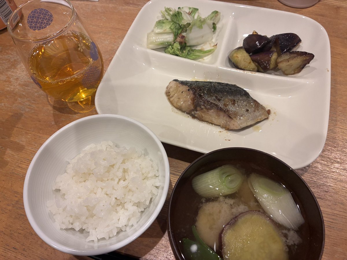 あねざる tweet media