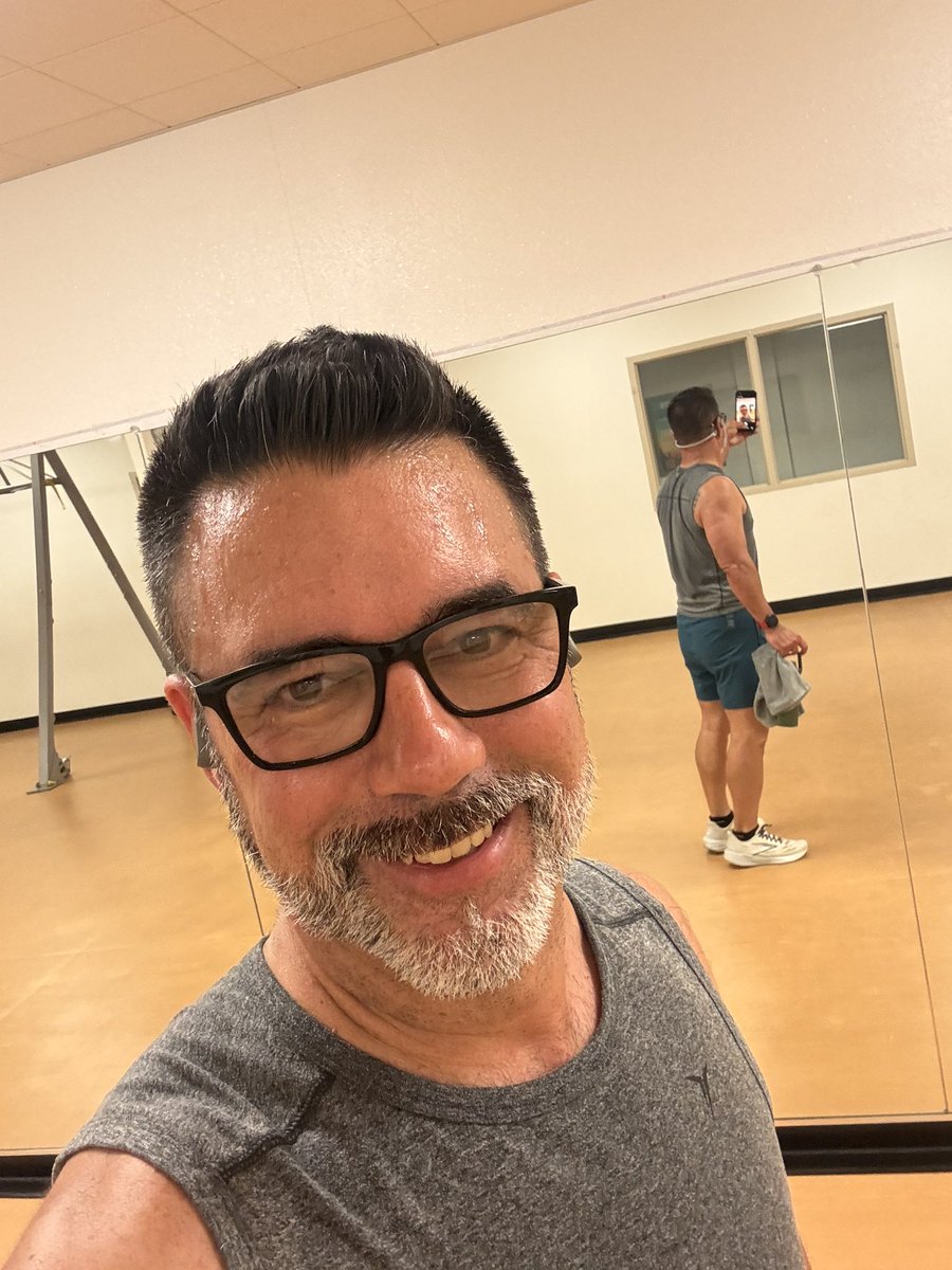 BillKurzeja's tweet image. Solid strength session paired with steady belt miles. Building power and endurance. Consistency stacking up for Kodiak 100. 💪🔥Who else mixing kettlebells and treadmill today?
#Kodiak100 #UltraTraining #AtomicHabits #JustKeepMoving #GetFocusedWithBillK