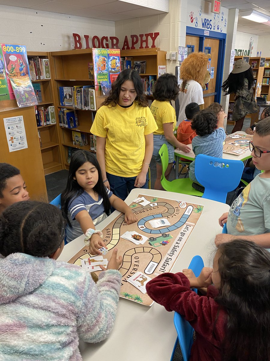 RosemontEagles's tweet image. ATC’s Safety Safari taught our 2nd graders how to be safe online! Thank you @vb_atc &amp;amp; the National Technical Honor Society students! @vbschools @MrsBCGreen @TmLoudermilk