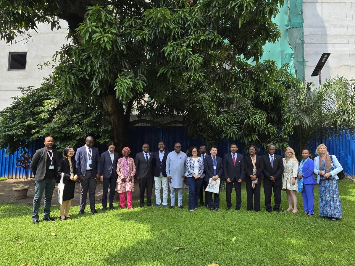 mvballotta_'s tweet photo. Mission conjointe de @UN_Congo  à Kinshasa : des échanges riches avec les partenaires, pour porter une voix unifiée des Nations Unies.
Heureuse de rencontrer les Ambassades du Japon et de la République de Corée, partenaires engagés de l’UNICEF, et d’échanger avec le RC de la RDC. https://t.co/ePG8PdslrW