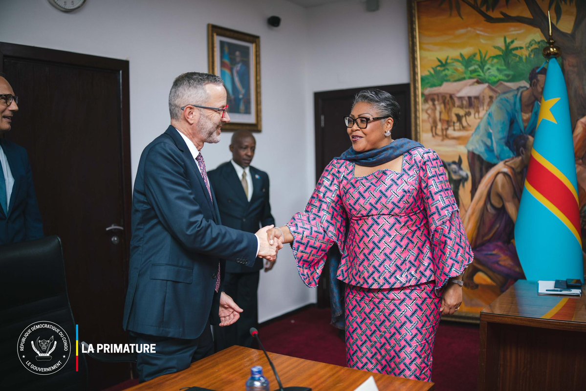 PrimatureRDC's tweet image. #RDCongo #France #Économie
24 avril 2026 | La Première Ministre, Cheffe du Gouvernement, Judith Suminwa Tuluka, a reçu une délégation du MEDEF conduite par Yves Jégo, composée de représentants de 25 entreprises françaises venus explorer les opportunités d’investissement en