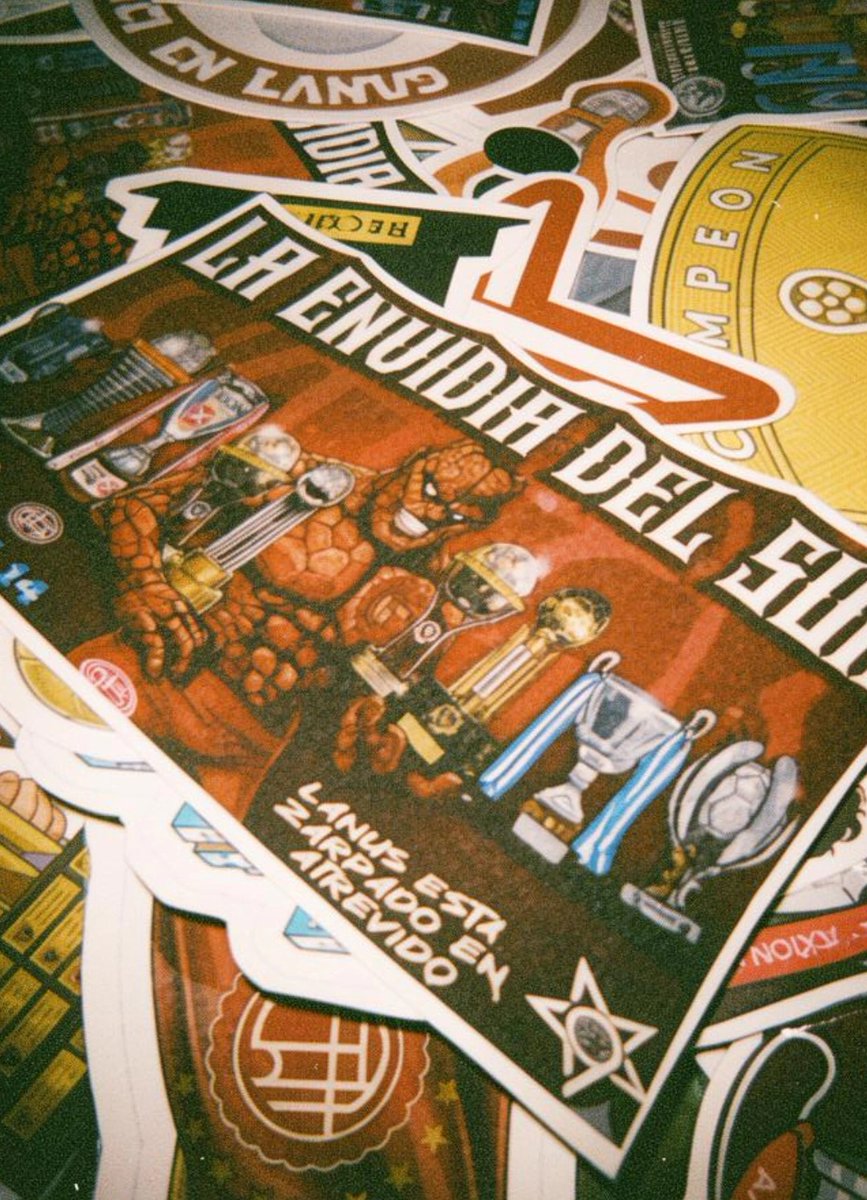 granasticker14's tweet photo. Hoy juega Lanús y si no tenés estos stickers en el termo, el celu o la compu, ¿realmente sos del Grana?🤔Salieron estos diseños nuevos que son una locura para tunear lo que quieras🇱🇻🔥
📩¡Mándame un mensaje ya y aprovechá que hoy hay partido para llevar el que más te guste
#lanús https://t.co/YUdqj07owc