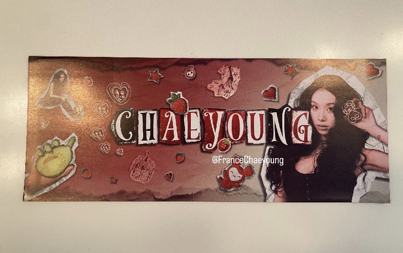 CHAEYOUNG FRANCE 🏰 tweet media
