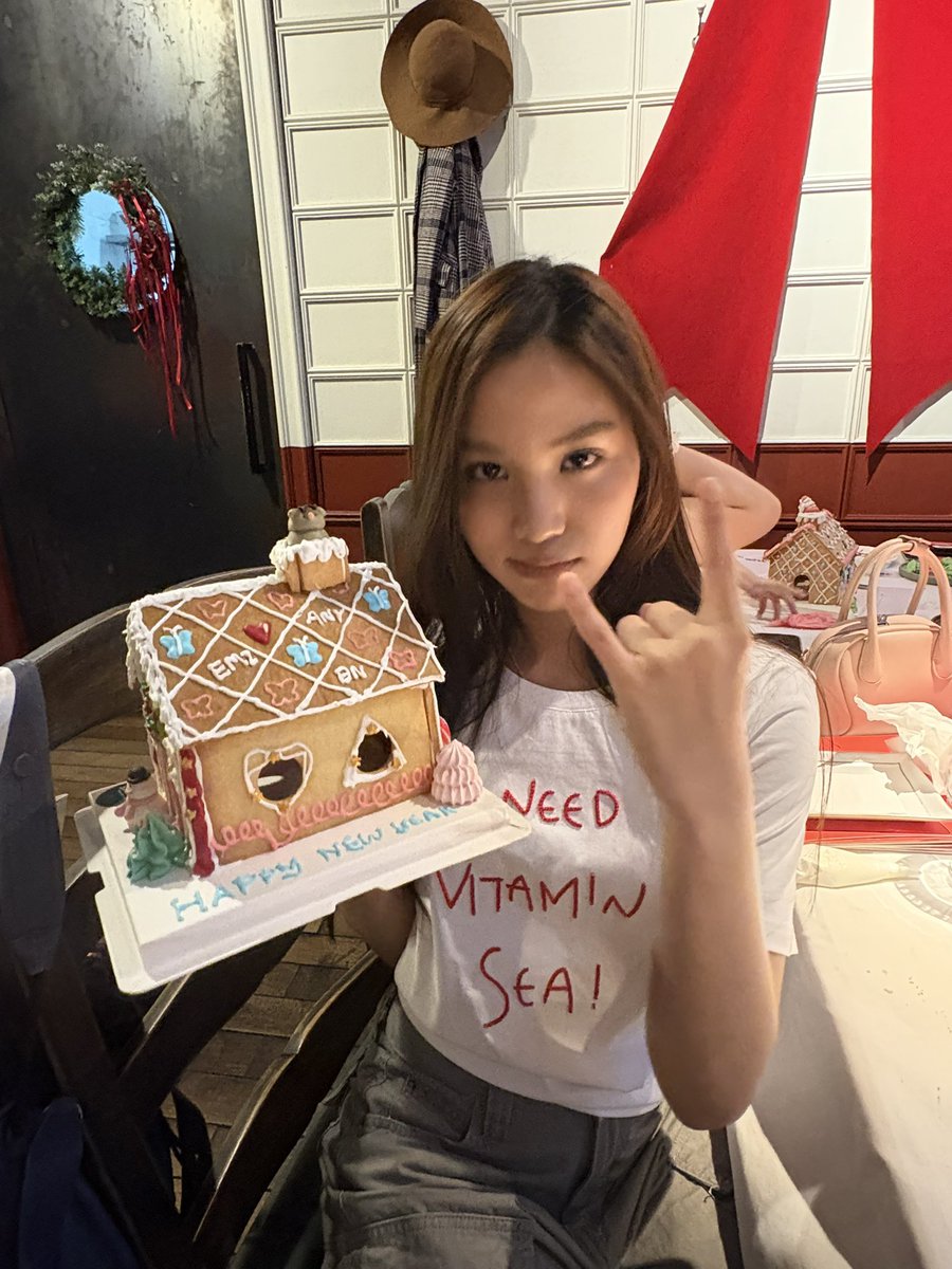 bonniesakgae's tweet image. bonnie basically gave emi a house at 27 and a ring at 28,, what the hellll 😭😭😭

#emibonnie #เอมี่บอนนี่