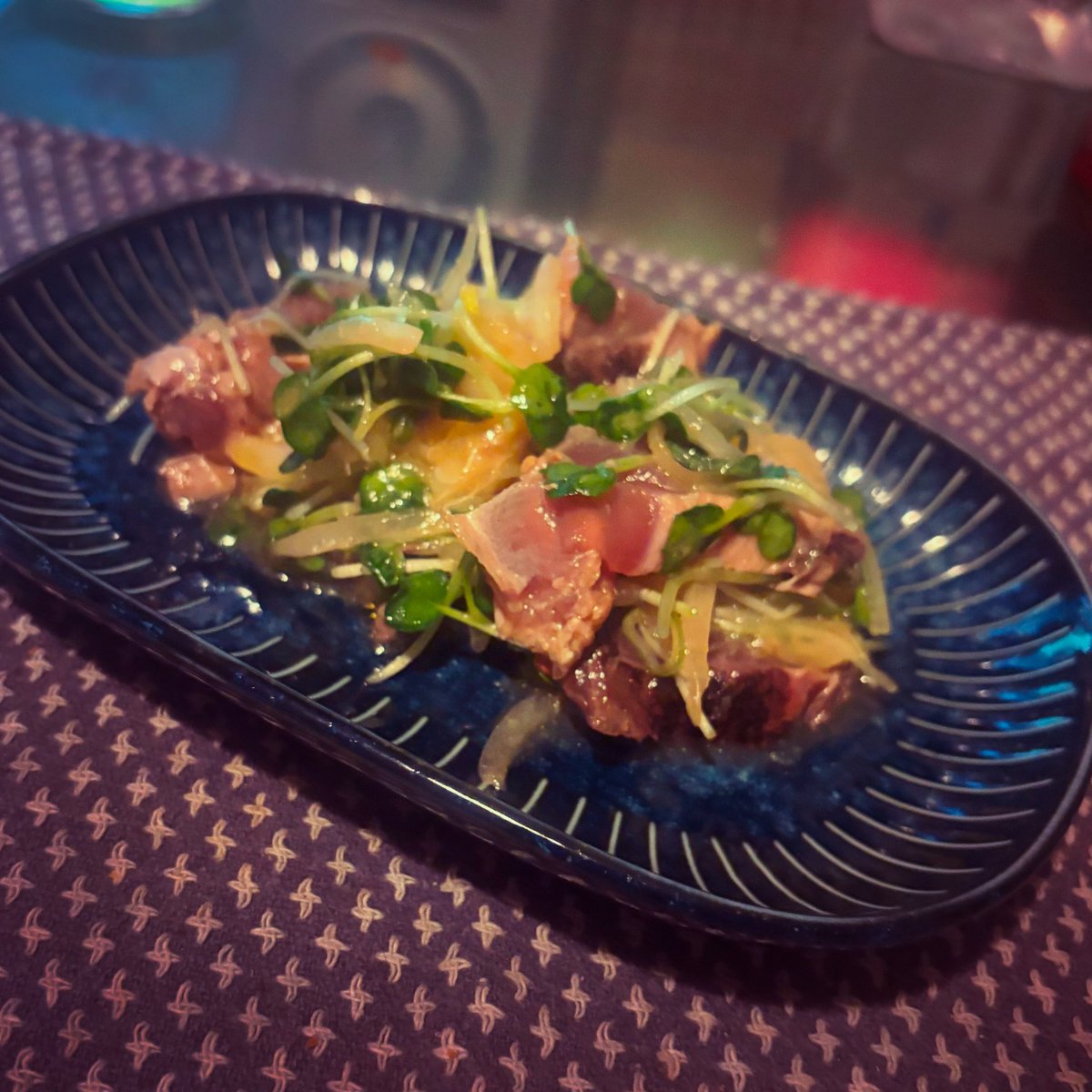 mio_ailes's tweet photo. あっきーさんにいただいた日向夏と鰹でマリネ。
美味しそう。 https://t.co/SIpOjopIXk