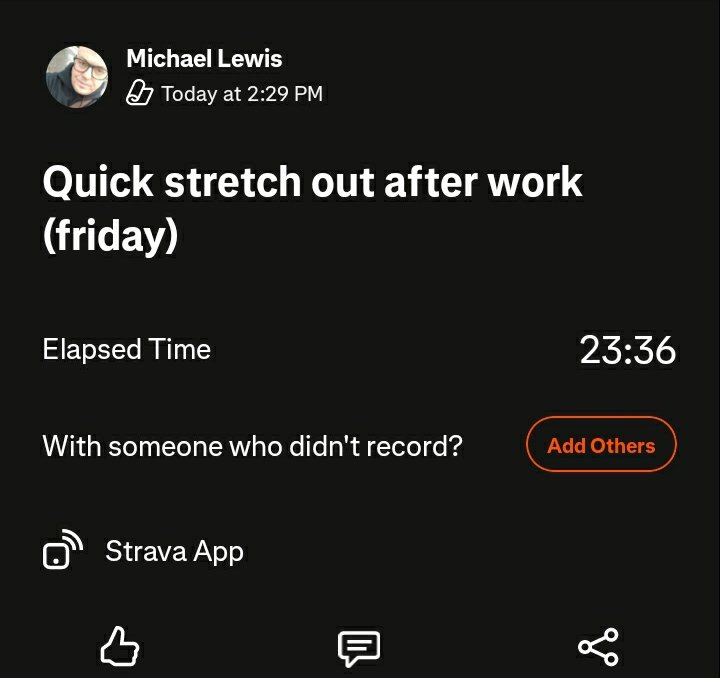 lordlewy78's tweet image. Bumped into this lunatic on my way home from work, enjoy your day Vince , dont be getting yourself into any bother 🤣🤣🤣

#walk #walking #strava #stravawalk #excersise #freshair #motivates #motivation #motivated #friday