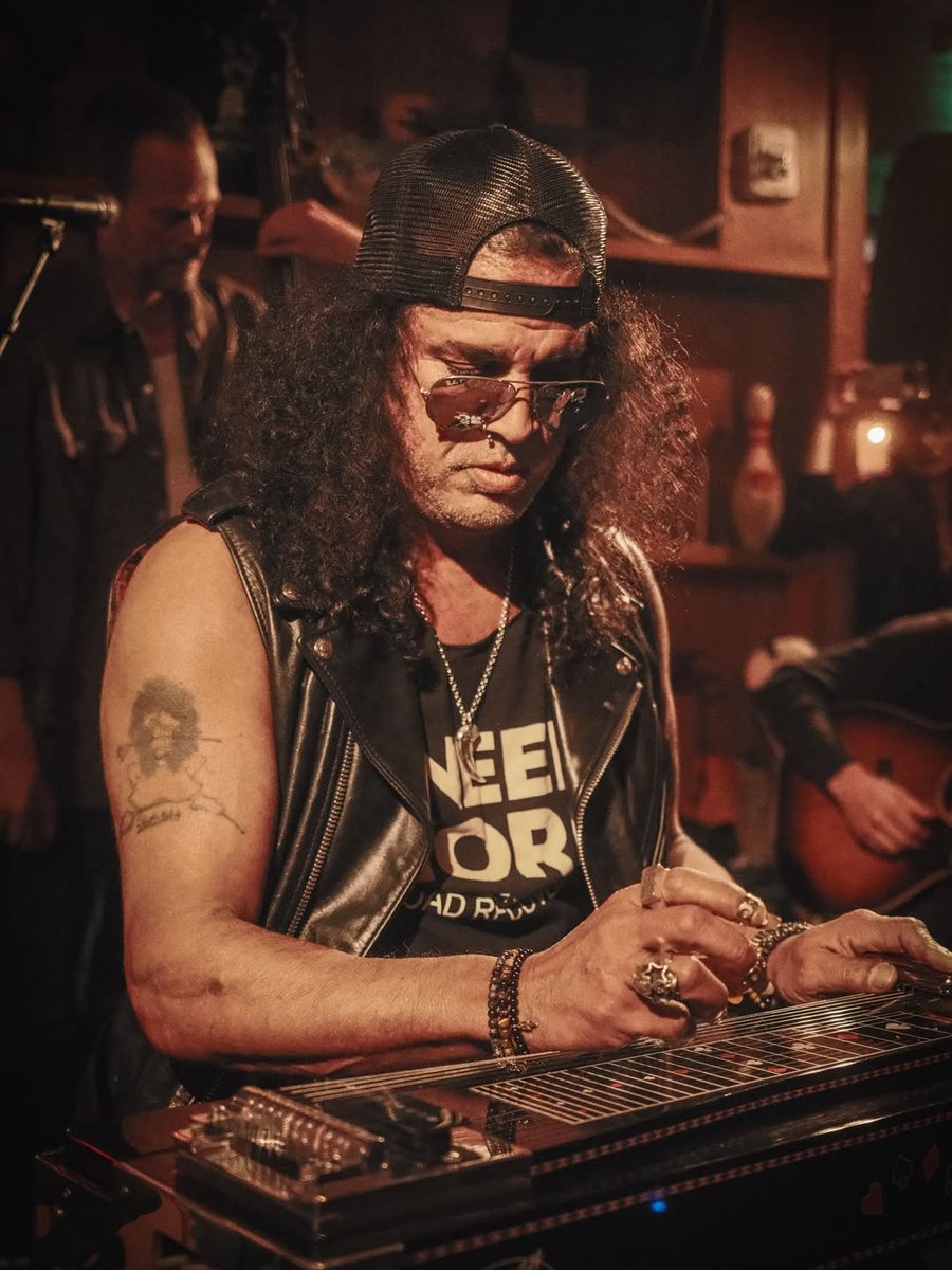 SlashNews1's tweet image. A year ago today, #Slash jammed at Desert 5 Spot L.A. on April 24th, 2025.
New pics by Daniel Elson 

#fbf #FlashbackFriday