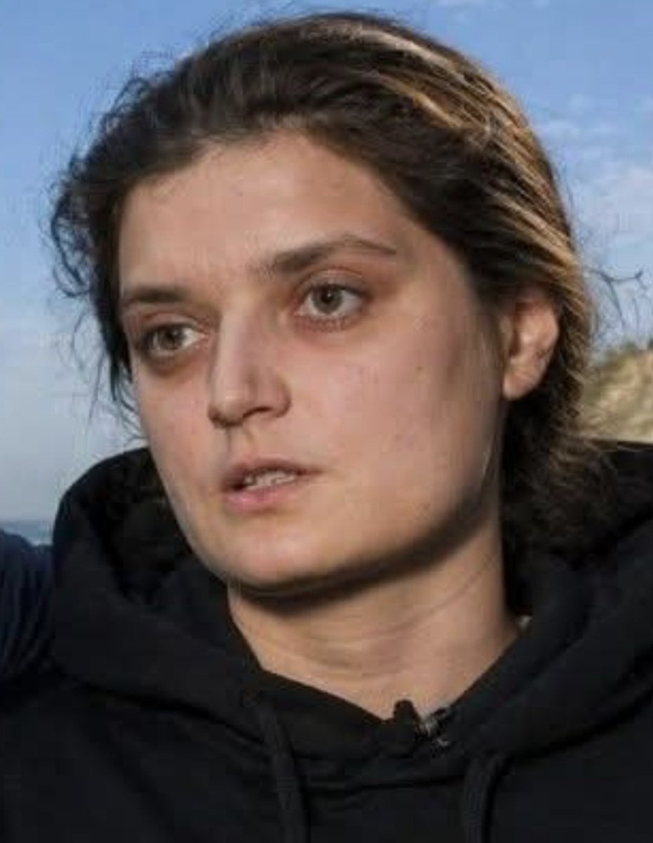 По.... tweet media