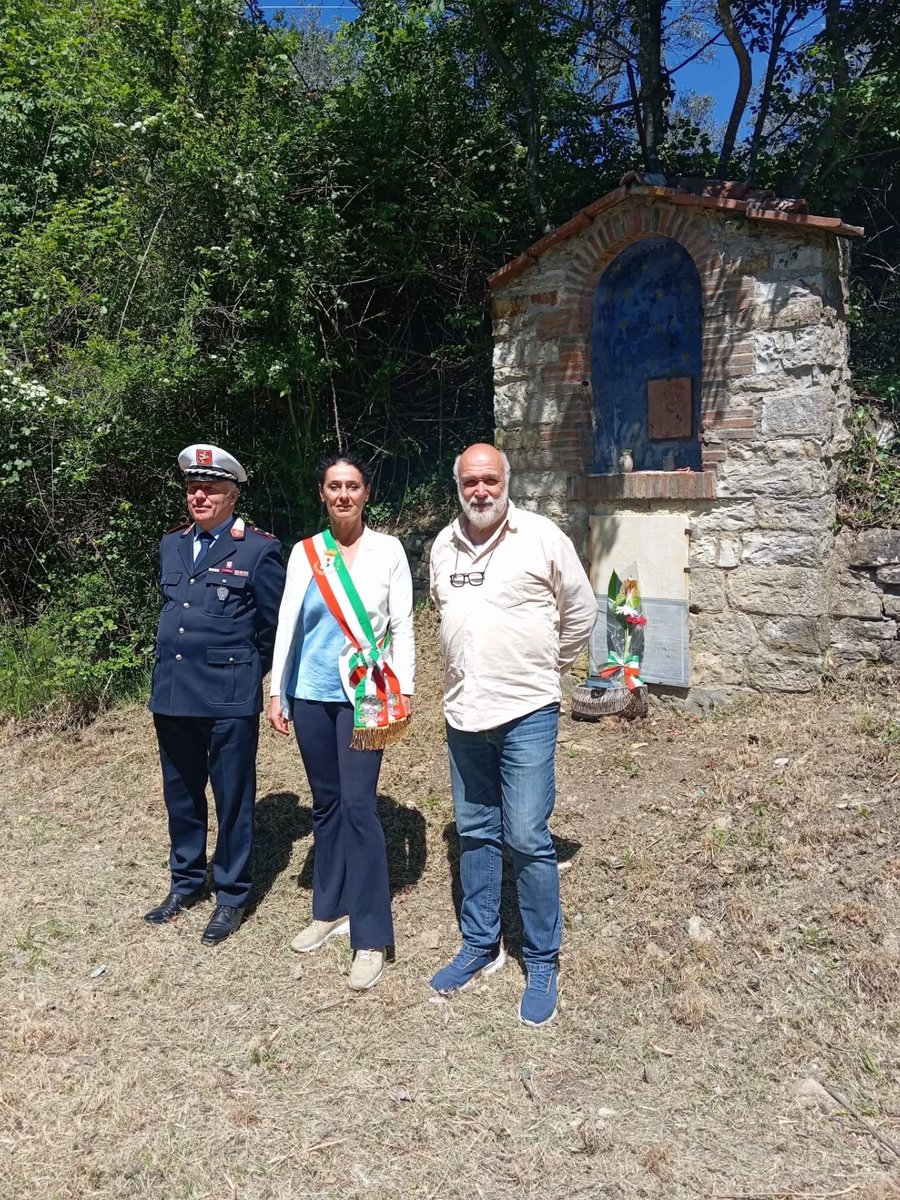 criscaletti's tweet photo. Onorare il passato per impegnarci nel futuro

Oggi, da Monte Fanna a Ontignano, abbiamo reso omaggio ai nostri partigiani: nomi e volti che hanno aperto la strada della libertà
La #democrazia si coltiva ogni giorno, con memoria e partecipazione 🕊️

#25Aprile #Liberazione #Fiesole https://t.co/MY6Dd1YfrG