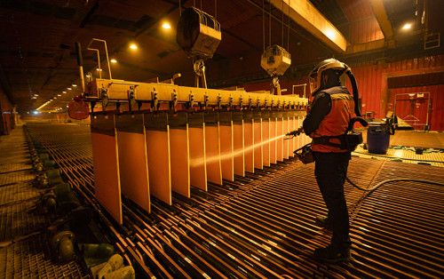 Portal_Minero's tweet image. ¡Minera Antucoya hace historia! Sus cátodos certificados por LME y COMEX. Toda Antofagasta Minerals ahora se comercializa en los principales mercados 🌎🔧 #Minería #Calidad #Sostenibilidad
tinyurl.com/mv59v8hs