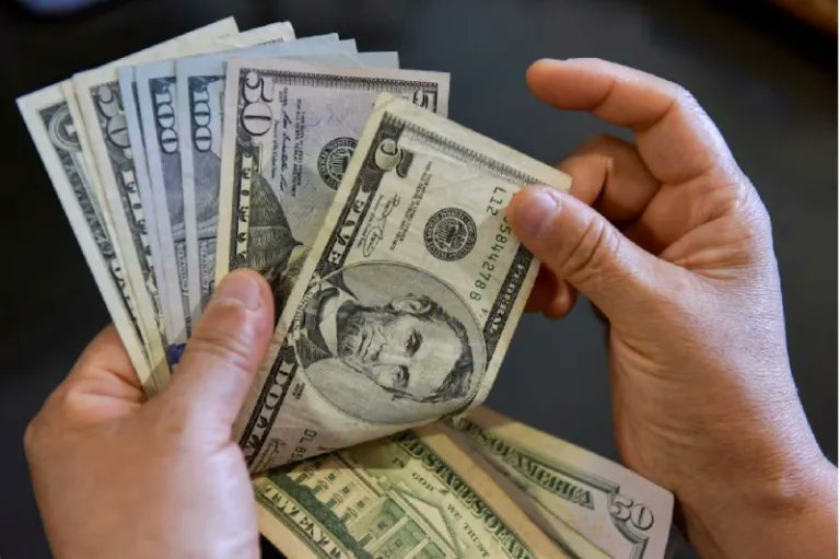 El dólar se mantiene bajo el umbral de los RD$60.00, Gobierno destaca estabilidad cambiaria eldemocratico.com/el-dolar-se-ma…