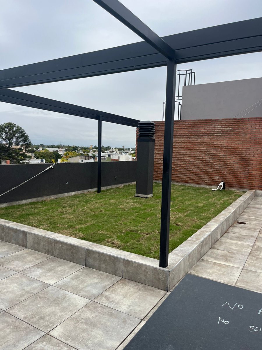 SariPomazan's tweet image. Así va quedando esta terraza, que tal?#arquitectura #techosverdes #greenroof #Cordobacapital