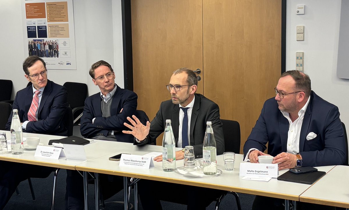 AmChamGermany's tweet image. It was a pleasure to meet with the Chair of the Defense Committee, Thomas Röwekamp, MdB from the CDU/CSU Parliamentary Group at today's #Aerospace and #Defense Committee meeting. Thanks for taking the time to share your insights with us!