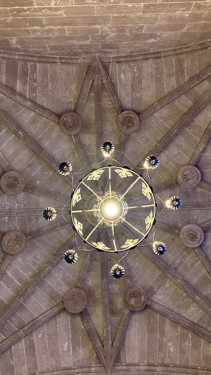 Daisytan31's tweet photo. La Lonja de la Seda de Valencia (The Silk Exchange).  Valencia, Spain https://t.co/ylWOwUh6bk