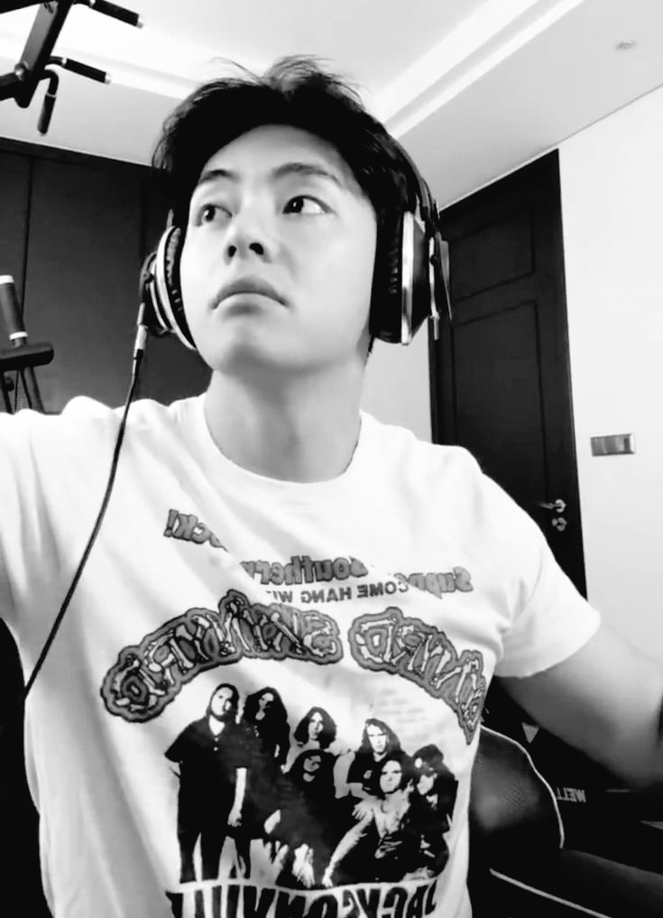 Sebastian tweet media