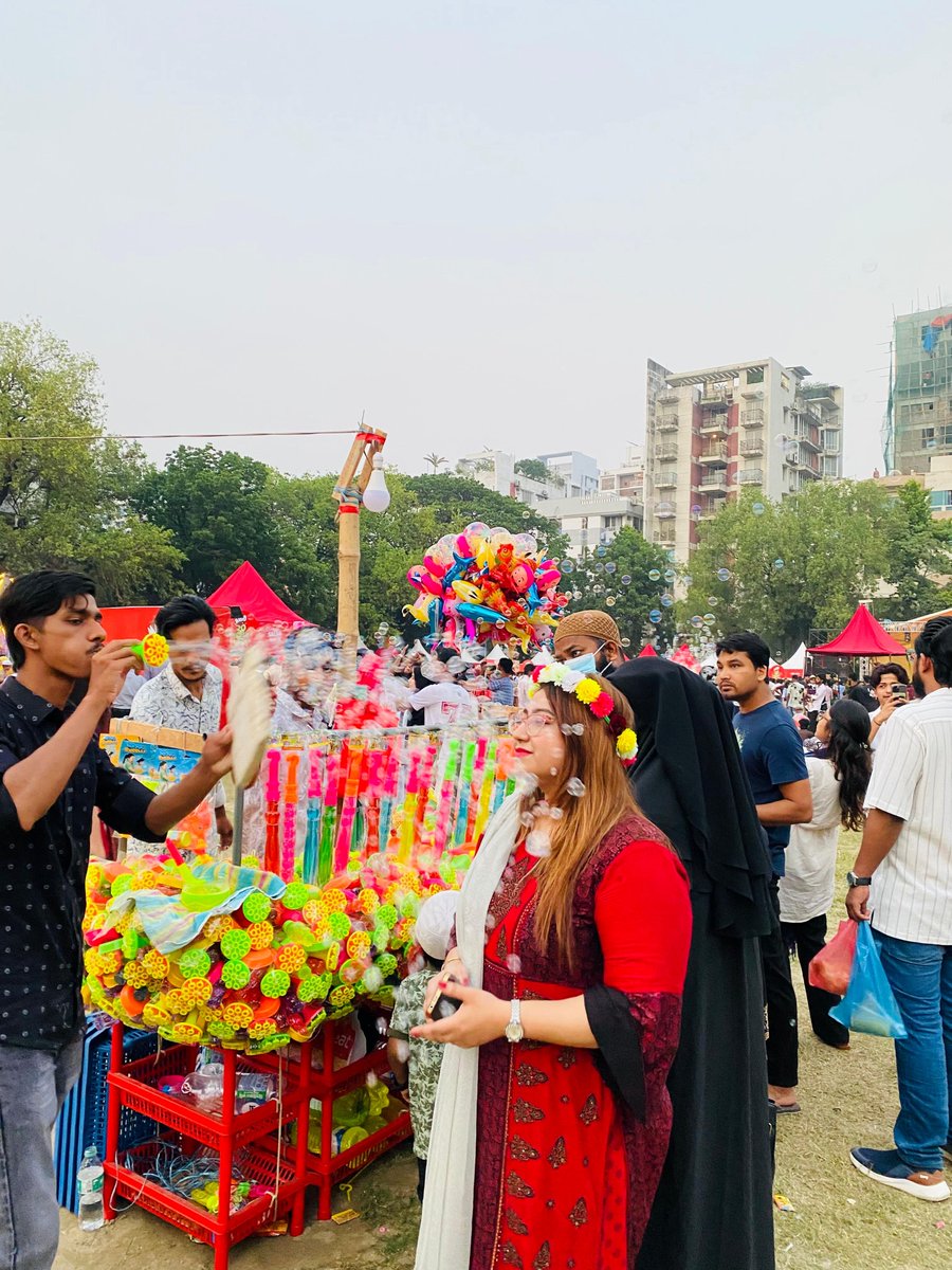 Isponthaurmi9's tweet photo. মেলার রঙে রঙিন দিন,
হাসি-আনন্দে ভরে উঠুক প্রতিটা ক্ষণ ✨🎡| Ispontha Urmi
#mela #melavibes #festivalvibes #bangladesh #banglaculture #utsob #boishakh #boishakhivibes #dhaka #dhakagram #deshivibes https://t.co/prAB9vT96u