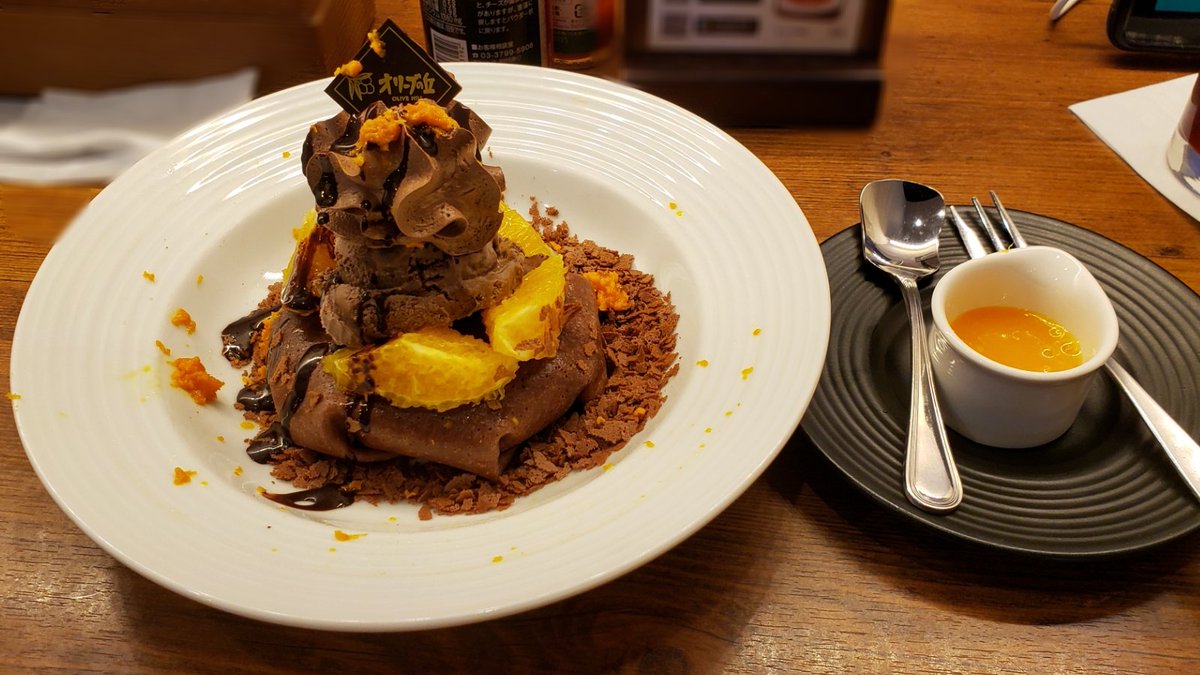 kin_shio's tweet photo. 解き放たれたので、食べたいもの食べた！
デザートはオレンジの香りすごくて、何回もクンクンしちゃった笑🍊
おいしかったぁ😊
ごちそうさまでした🙏 https://t.co/r0dmaYF5cf