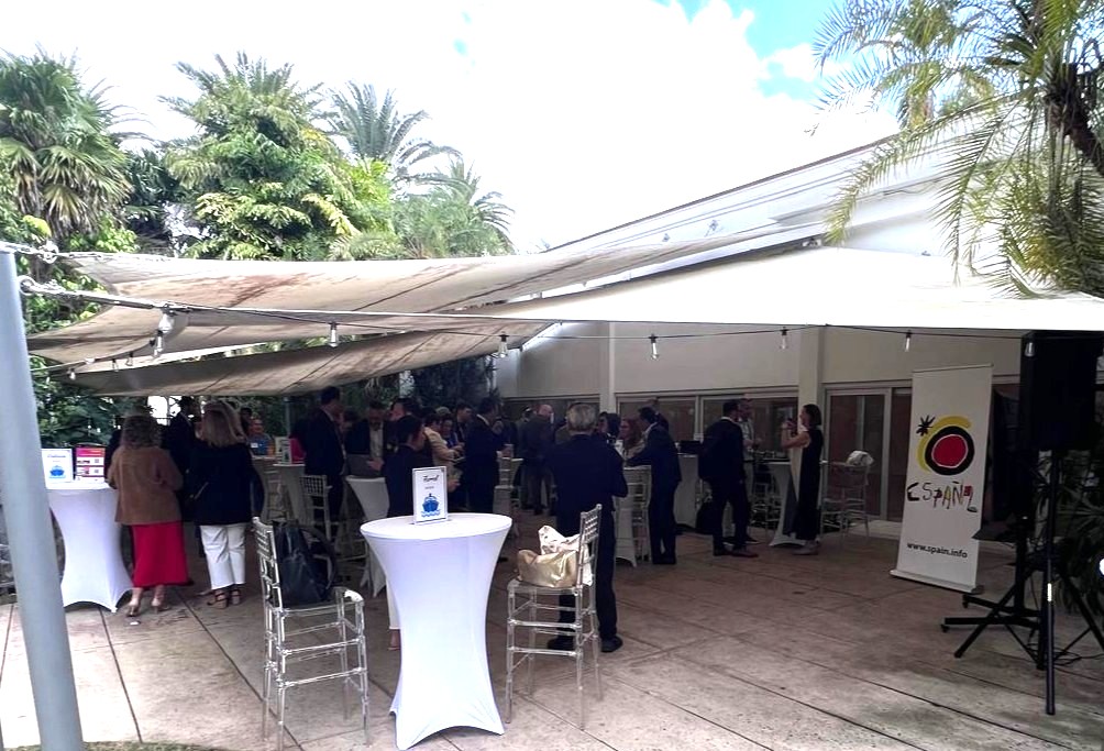 Turespana_'s tweet image. En el @SeatradeCruise Global en Miami,  @Turespana_ organizó con @PuertosEstado un encuentro con navieras. 

🚢23 Puertos españoles se han reunido con más de 20 navieras para trabajar sobre el futuro del sector, la #sostenibilidad y la #digitalización.