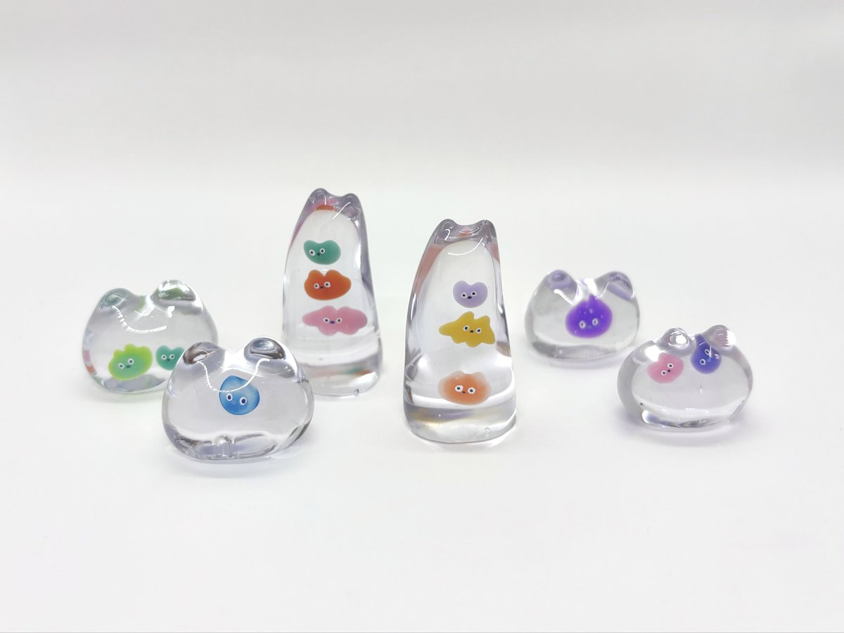 明日4月25日(土) 20:00からcreemaにて透明な置物を販売いたします！
後ほど作品を展示する予定です‼︎ 🙇‍♀️