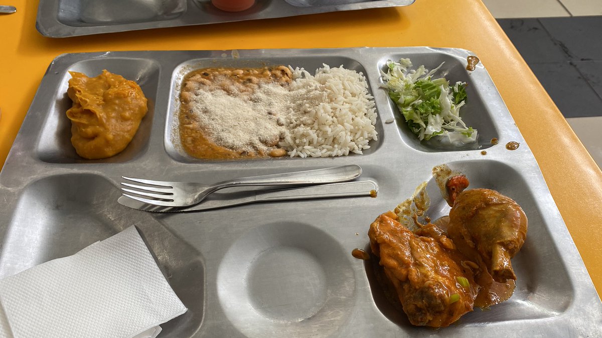 suco de acerola, xinxim de frango, vatapa com camarao e picolé na sobremesa

“ah pq é feio transformar a personalidade em UFBA, RU, calourada”

eu sendo horripilante: