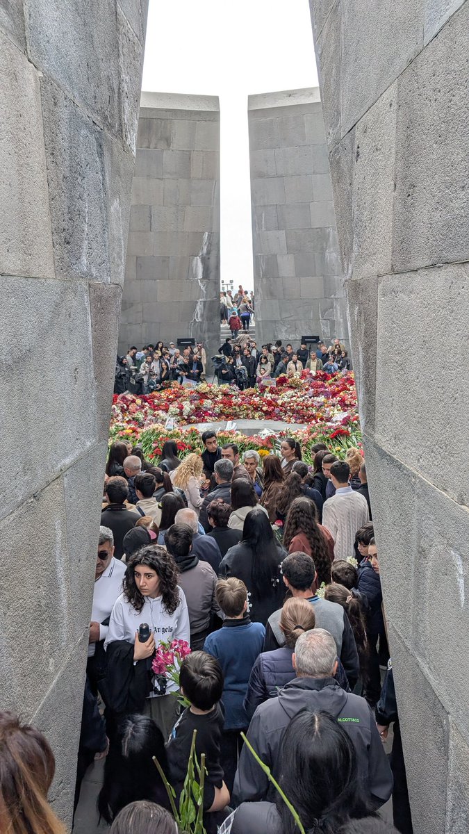премьер-винистр tweet media