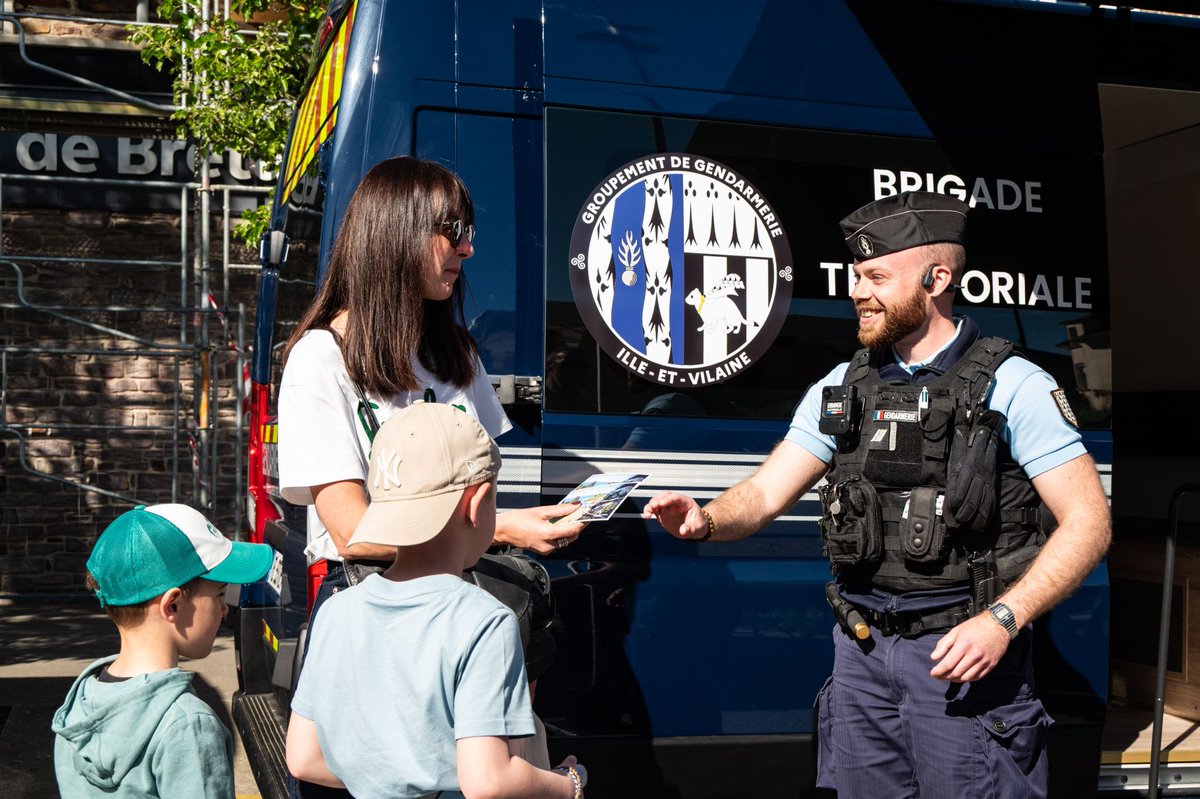 Image de Préfet de Bretagne et d'Ille-et-Vilaine - #Sécurité | 🚓 Proximité et innovation au service de la sécurité du quotidien

Sur le terrain, au co