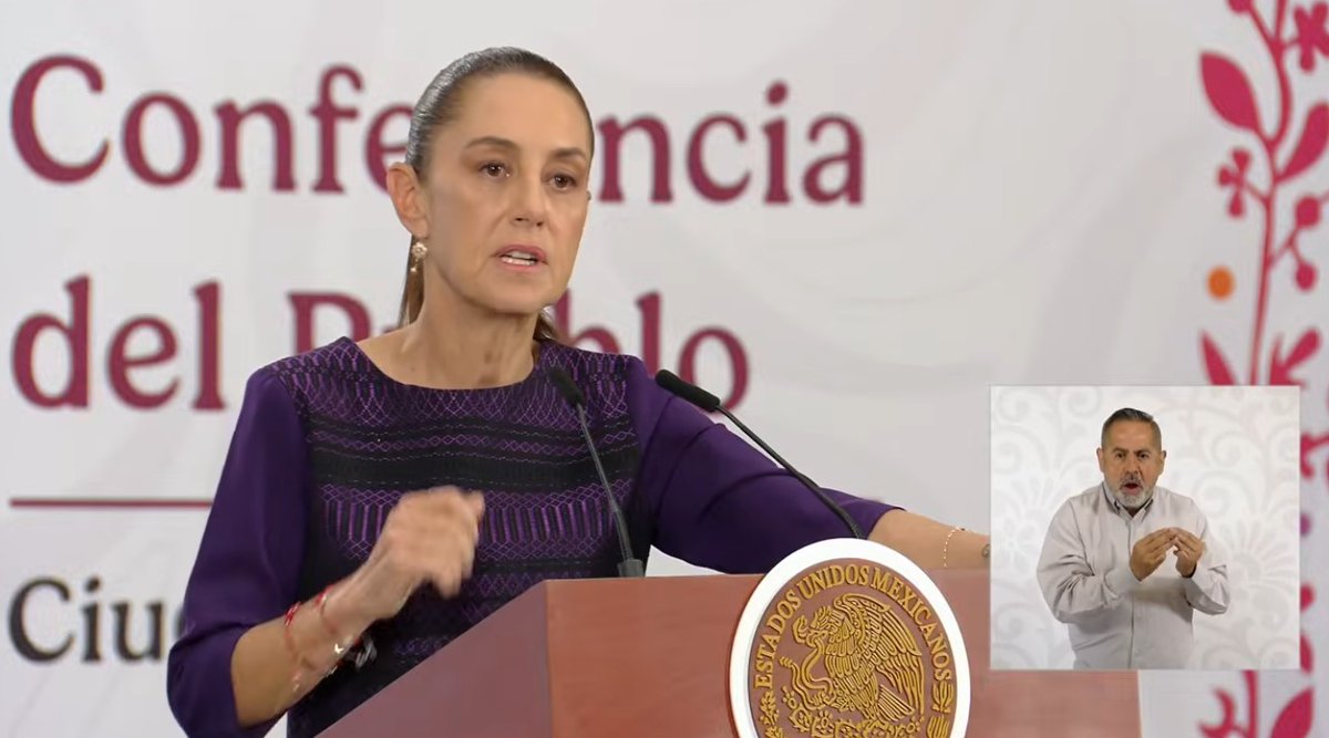 El_Universal_Mx's tweet photo. #LaMañaneraDelPueblo | “Marcelo está haciendo un excelente trabajo”, afirmó Claudia Sheinbaum al ser cuestionada sobre la continuidad de Marcelo Ebrard al frente de la Secretaría de Economía.

https://t.co/yn0d9Hy6F5 https://t.co/liFa4PHVV7