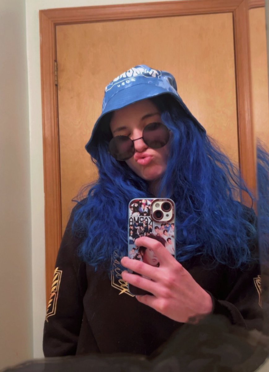 𝒦𝒶𝓇𝒶 tweet media