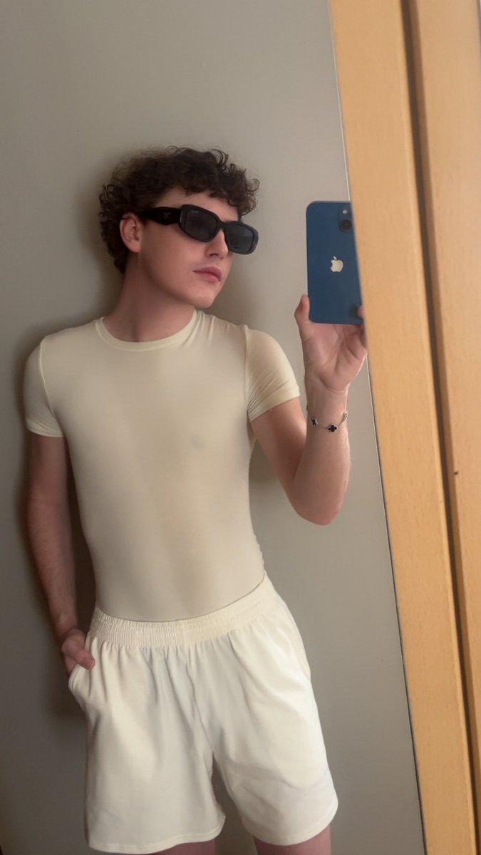 J2118o's tweet photo. ☀️☀️☀️ #gay #femboy #uk https://t.co/ck02SAIcAo