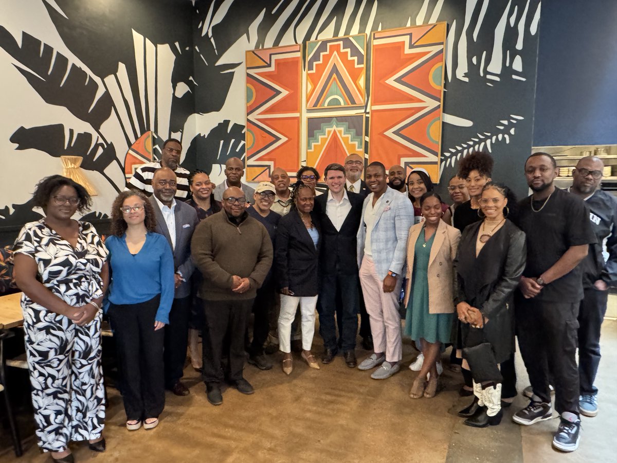 SherylCole1's tweet photo. Yesterday morning, I was honored to be one of the hosts for the Austin-Area Black Community Leaders Meeting with @jamestalarico, our next U.S. Senator! https://t.co/o315I5us1N