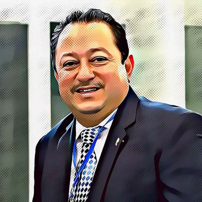 Ricigt1's tweet photo. 🚨📚 Presentan 12 amparos contra reelección de Walter Mazariegos en la USAC ⚖️

📌 Representantes de USAC DIRE buscan anular la exclusión de cuerpos electorales y exigir nuevas elecciones en la universidad.

🧾 Denuncian fraude, irregularidades y piden a la CC frenar el proceso que ratifica a Mazariegos.

👀 Afirman que, si la Corte no actúa, “sería cómplice” del proceso.

🏛️ El CSU de forma ilegal ya lo ratificó para el periodo 2026-2030 pese a las impugnaciones.