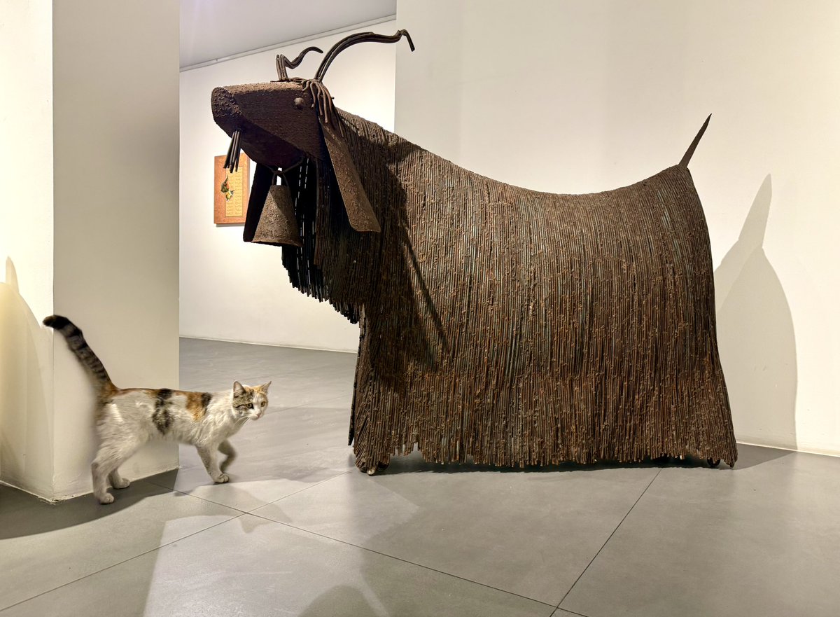 Art gallery in Tehran
Life is continuing…