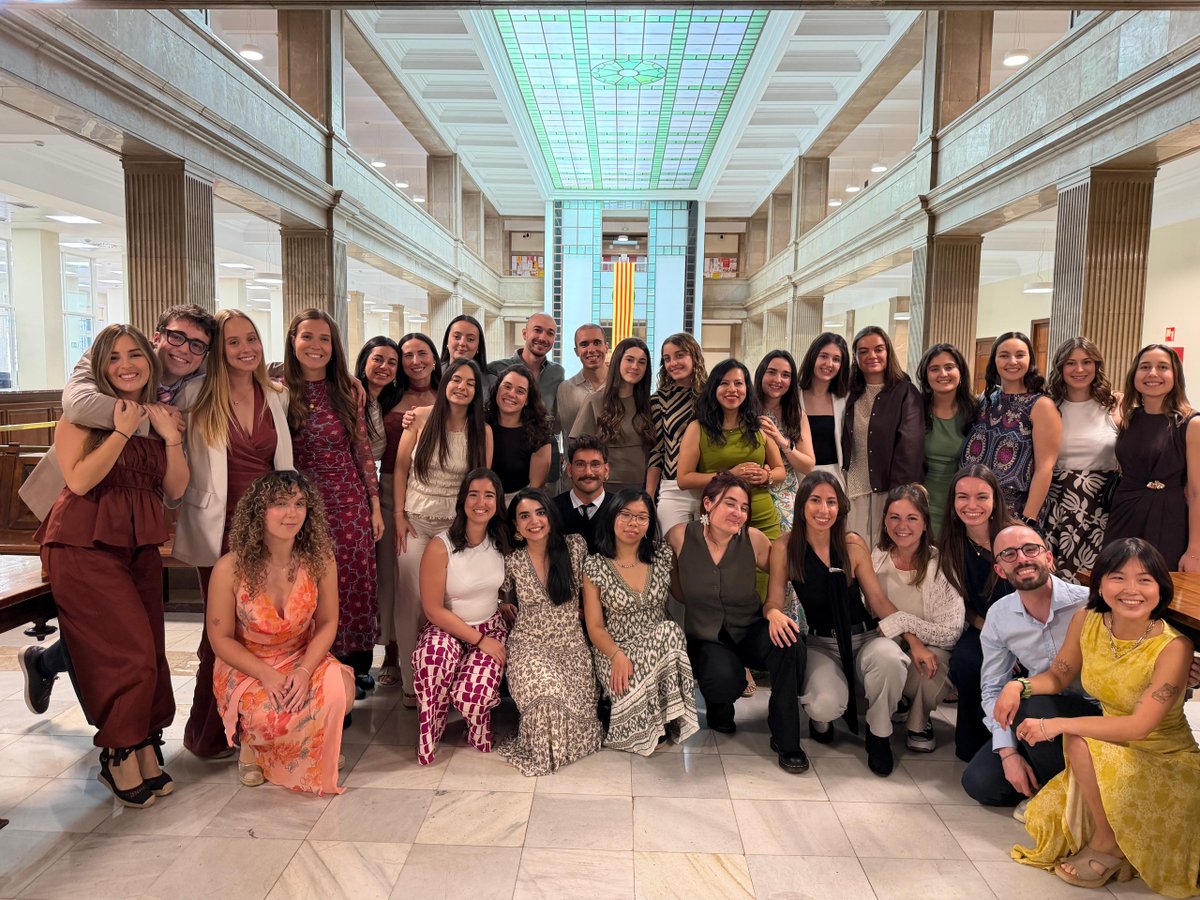 🧑‍⚕️Finalitza la residència la promoció més nombrosa d’infermeres de la Unitat Docent de Barcelona de <a href="/primariaicscat/">Atenció Primària i a la Comunitat de l'ICS</a>.

Enhorabona a 32 professionals que han assolit l'especialitat d'atenció familiar i comunitària.

Molta sort en el vostre camí per l'Atenció Primària!
#ResidentsICS